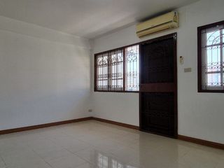Haus zum Kauf mit 2 Zimmer in Bang Lamung, Chonburi