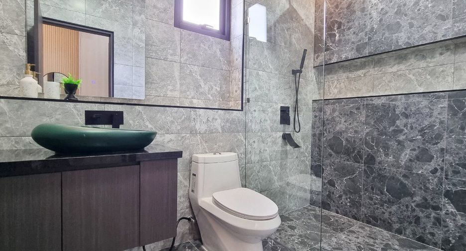 For sale 3 bedrooms house in Bang Lamung, Chonburi