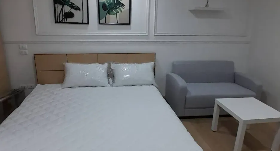 À louer studio condo à Huai Khwang, Bangkok