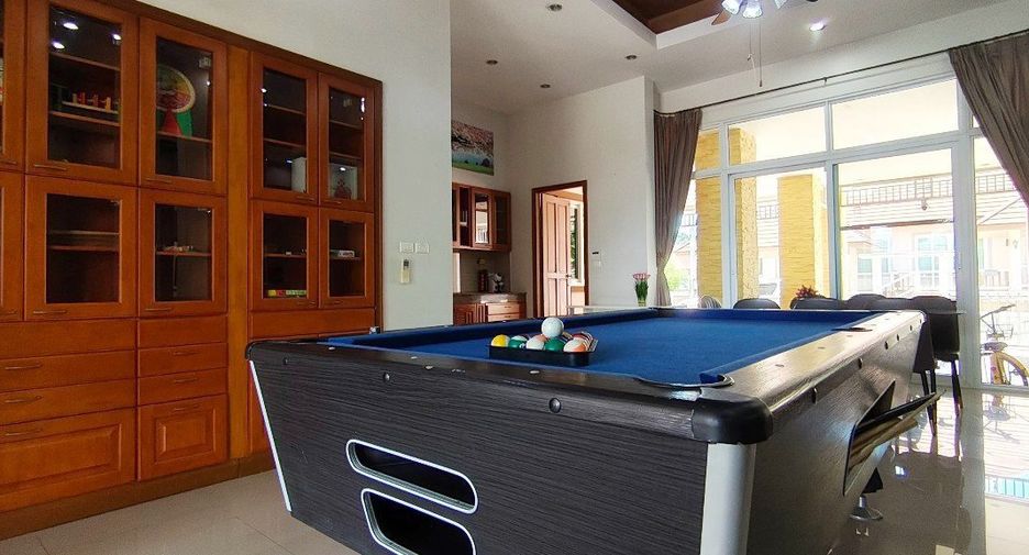 For sale 4 bedrooms house in Sattahip, Chonburi