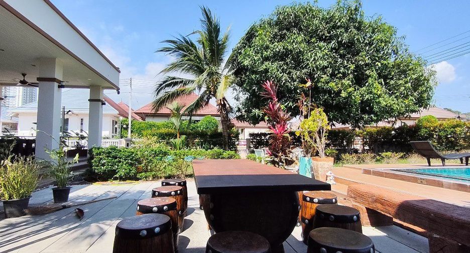 For sale 4 bedrooms house in Sattahip, Chonburi
