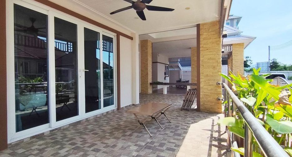 For sale 4 bedrooms house in Sattahip, Chonburi