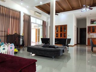 For sale 4 bedrooms house in Bang Saray, Pattaya