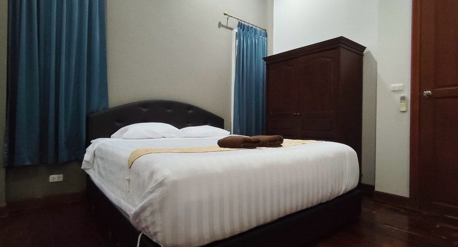 For sale 4 bedrooms house in Sattahip, Chonburi