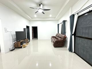 À louer 3 chambres maison à Bang Lamung, Chonburi