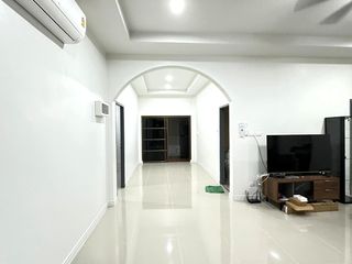 À louer 3 chambres maison à Bang Lamung, Chonburi
