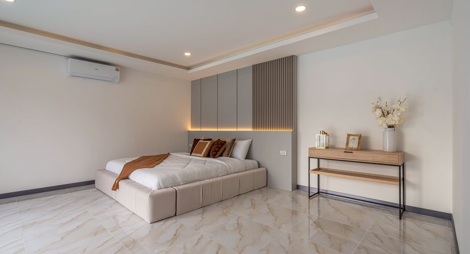 For sale 5 ベッドルーム house in Bang Lamung, Chonburi