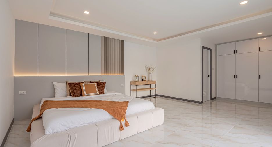 For sale 5 ベッドルーム house in Bang Lamung, Chonburi