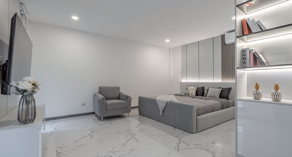 For sale 5 ベッドルーム house in Bang Lamung, Chonburi