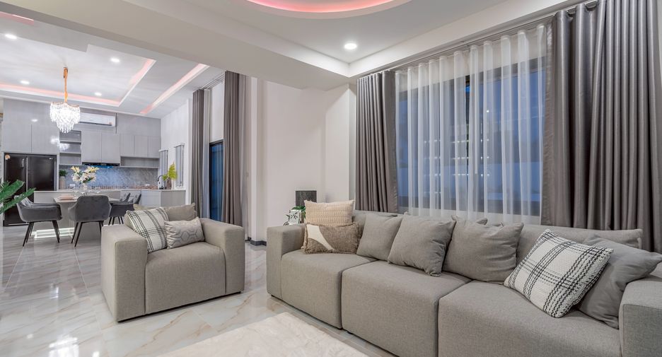 For sale 5 ベッドルーム house in Bang Lamung, Chonburi