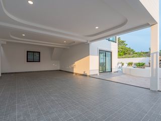 For sale 5 ベッドルーム house in Bang Lamung, Chonburi