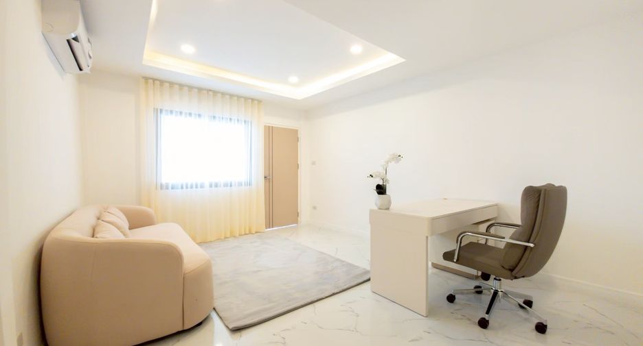 Casa en venta de 5 habitaciones en Bang Lamung, Chonburi