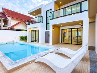 Casa en venta de 5 habitaciones en Bang Lamung, Chonburi