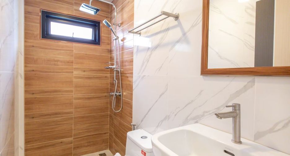 Casa en venta de 5 habitaciones en Bang Lamung, Chonburi