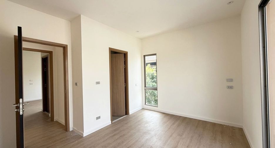 For sale 4 bedrooms house in Bang Lamung, Chonburi