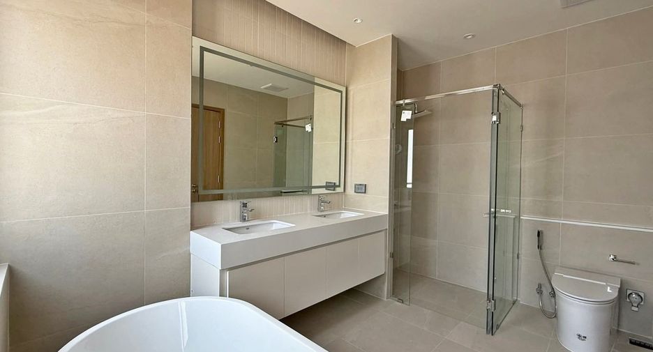 For sale 4 bedrooms house in Bang Lamung, Chonburi