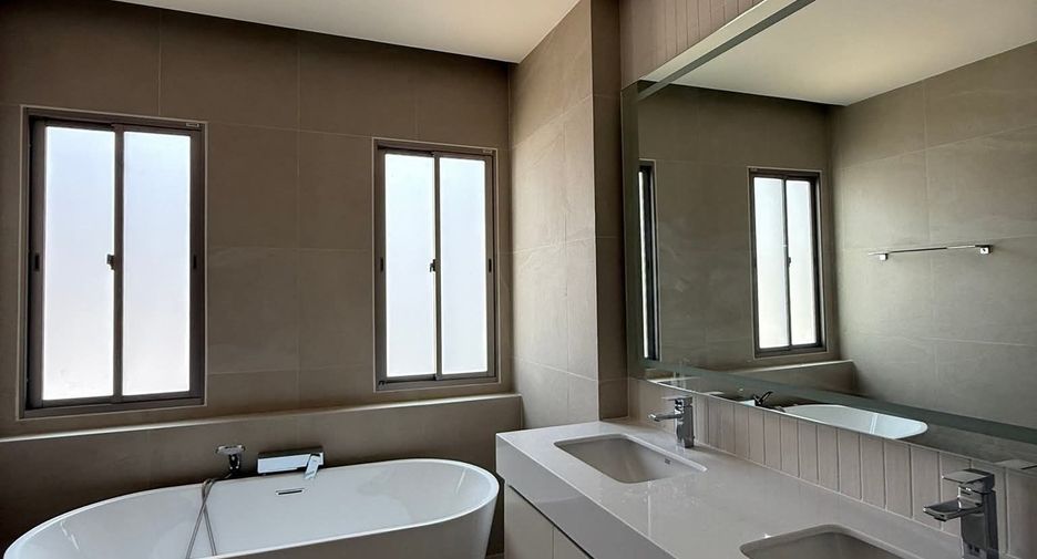 For sale 4 bedrooms house in Bang Lamung, Chonburi