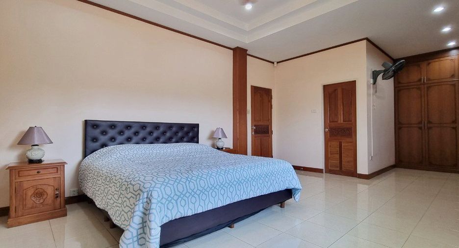 For sale 4 bedrooms house in Bang Lamung, Chonburi