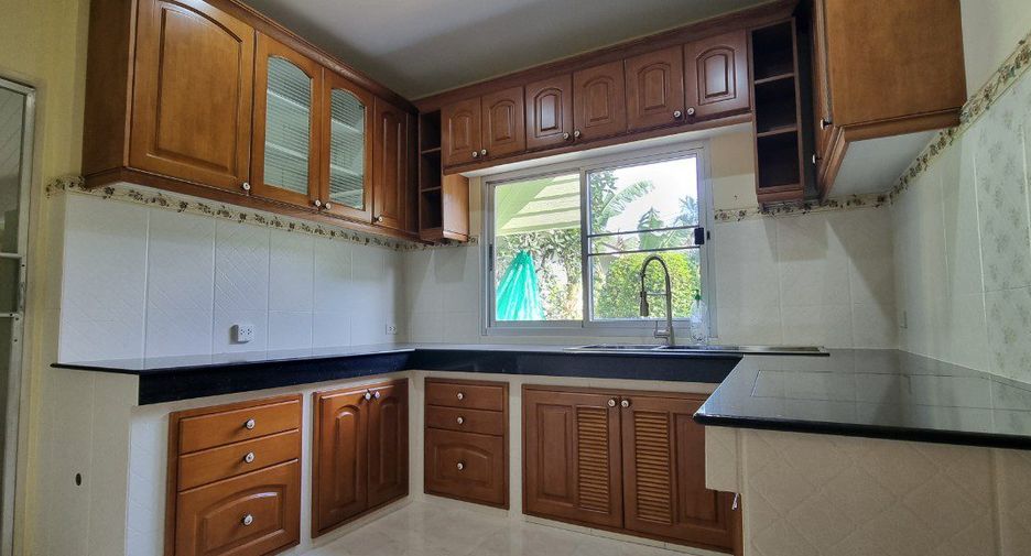 For sale 4 bedrooms house in Bang Lamung, Chonburi