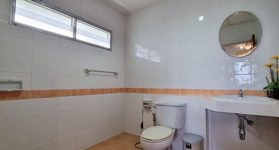 For sale 4 bedrooms house in Bang Lamung, Chonburi