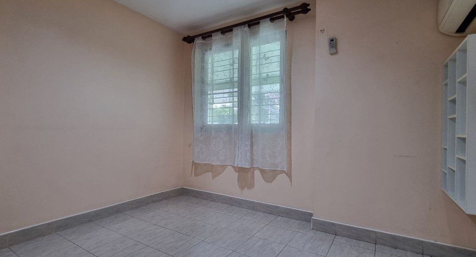 For sale 4 bedrooms house in Bang Lamung, Chonburi