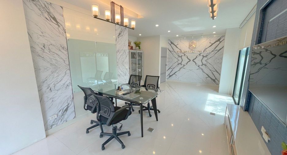 For rent 4 bedrooms house in Bang Lamung, Chonburi