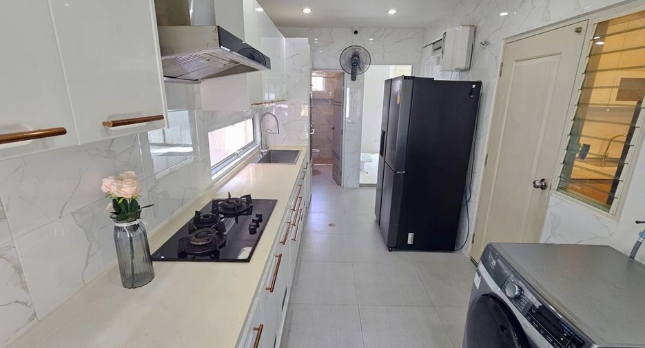 For rent 4 bedrooms house in Bang Lamung, Chonburi