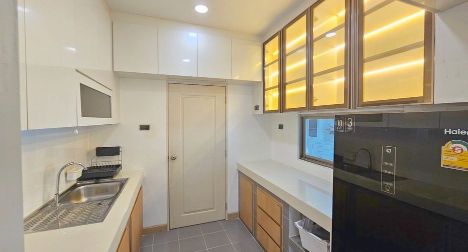 For rent 4 bedrooms house in Bang Lamung, Chonburi