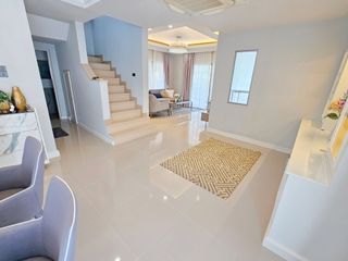 À louer 4 chambres maison à Bang Lamung, Chonburi