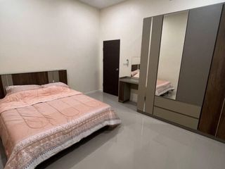 À louer 3 chambres maison à Bang Lamung, Chonburi