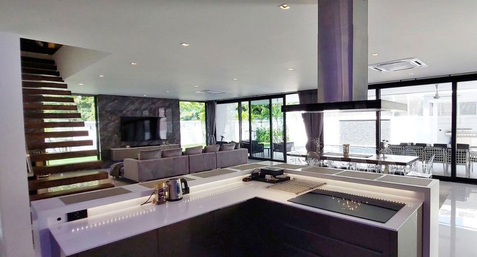 For sale 7 bedrooms house in Bang Lamung, Chonburi