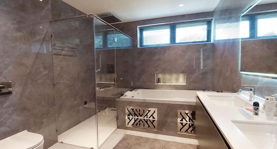 For sale 7 bedrooms house in Bang Lamung, Chonburi