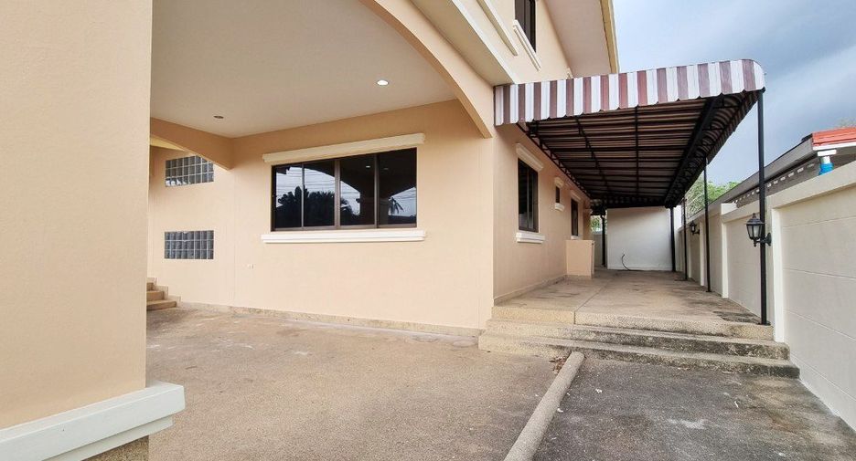 For sale 5 bedrooms house in Bang Lamung, Chonburi