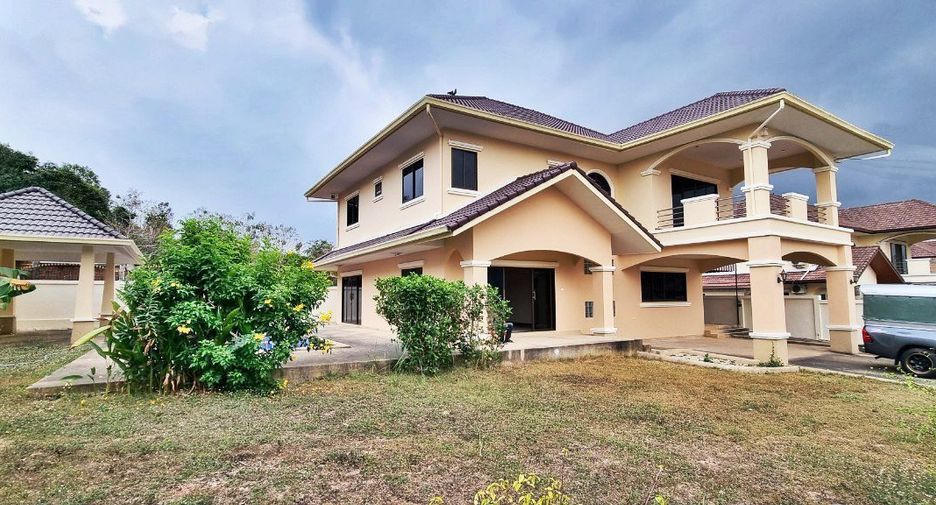 For sale 5 bedrooms house in Bang Lamung, Chonburi