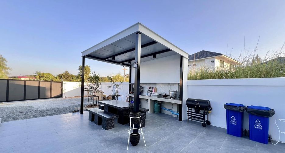 For sale 3 bedrooms house in Bang Lamung, Chonburi