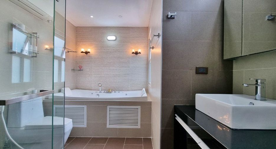 For sale 2 bedrooms condo in Bang Lamung, Chonburi