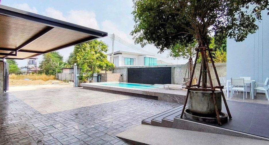 Casa en venta de 4 habitaciones en Bang Lamung, Chonburi
