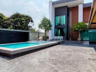Haus zum Kauf mit 4 Zimmer in Bang Lamung, Chonburi
