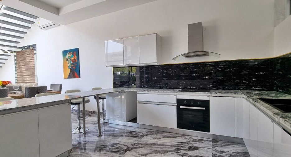 For sale 6 bedrooms house in Bang Lamung, Chonburi