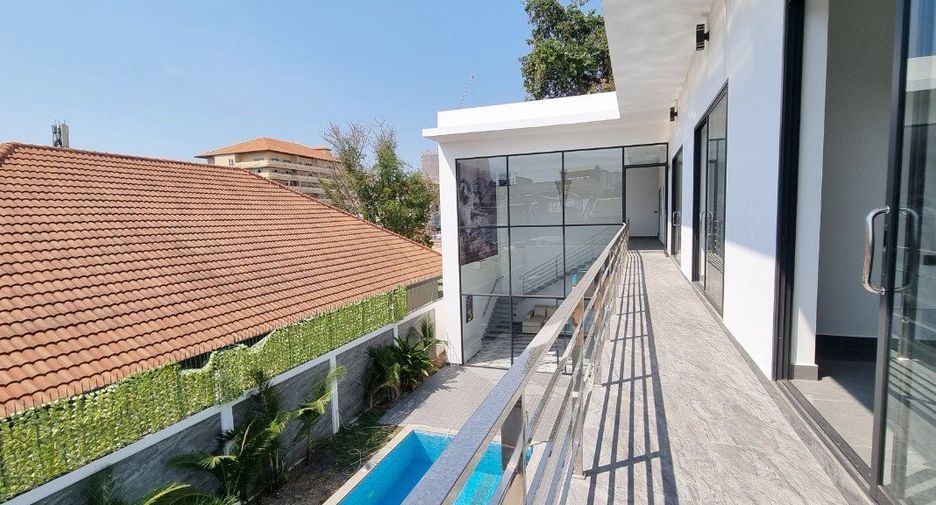 For sale 6 bedrooms house in Bang Lamung, Chonburi
