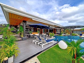 Local comercial en venta de 10 habitaciones en Bang Lamung, Chonburi