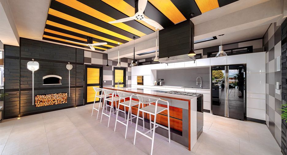 Local comercial en venta de 10 habitaciones en Bang Lamung, Chonburi