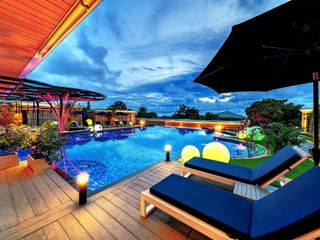 Local comercial en venta de 10 habitaciones en Bang Lamung, Chonburi