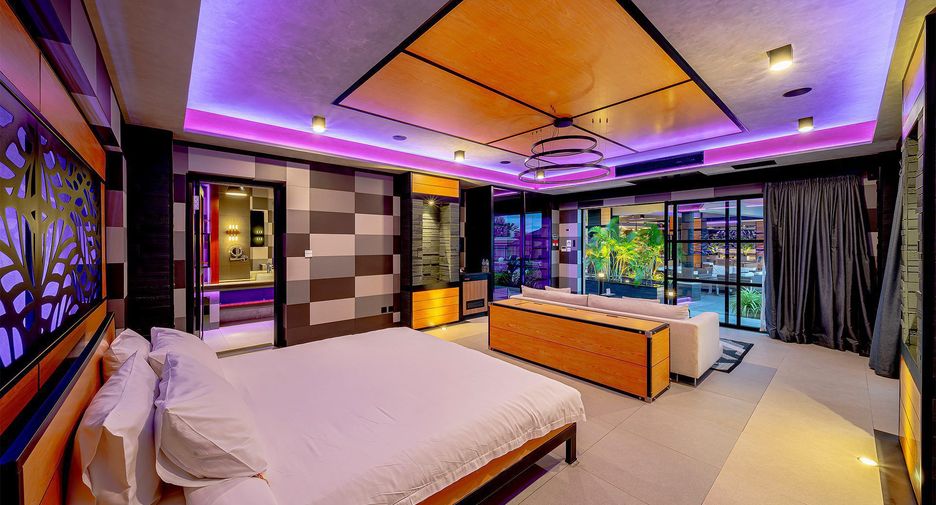 Local comercial en venta de 10 habitaciones en Bang Lamung, Chonburi