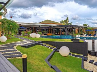 Local comercial en venta de 10 habitaciones en Bang Lamung, Chonburi