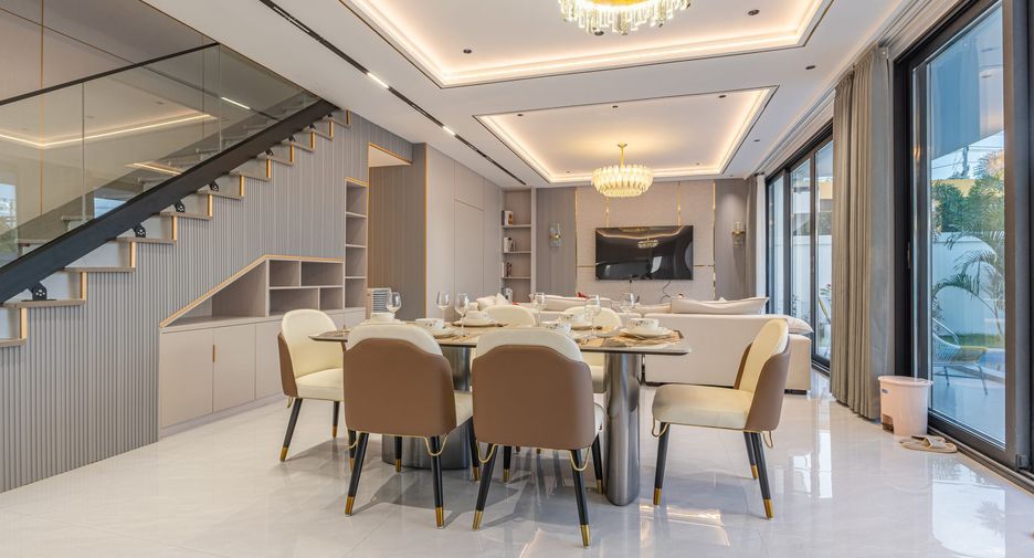 Casa en venta de 4 habitaciones en Bang Lamung, Chonburi