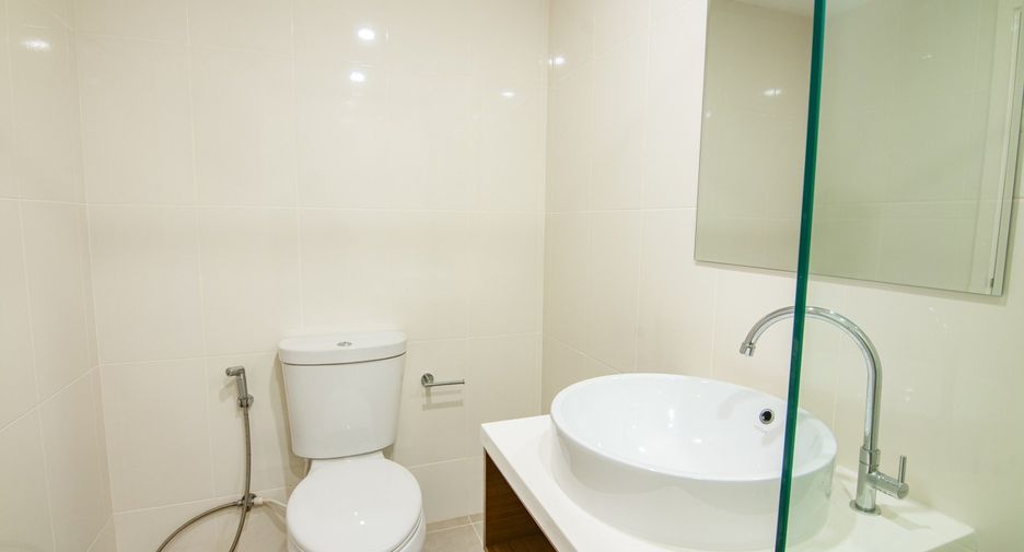For sale 2 ベッドルーム condo in Sattahip, Chonburi