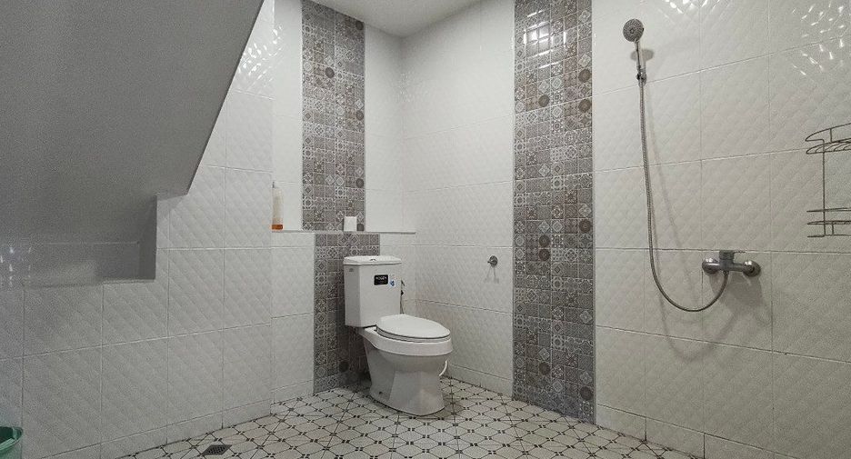 Продажа 5 спальни дом в Банг Ламунг, Чонбури