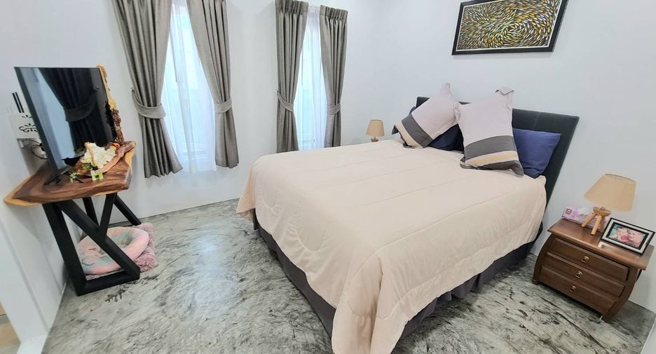 Продажа 3 спальни дом в Саттахип, Чонбури
