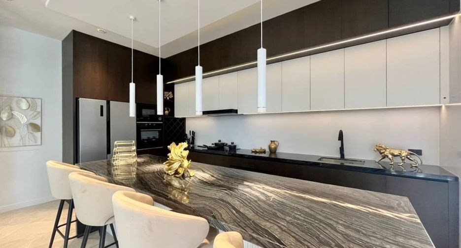 Casa en venta de 5 habitaciones en Bang Lamung, Chonburi